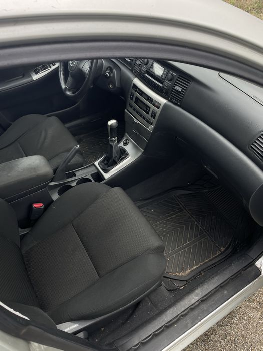 Toyota corolla 2005r