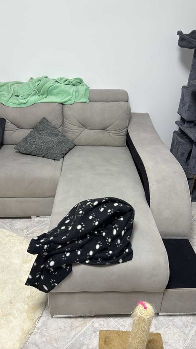 Sofá com chaise long