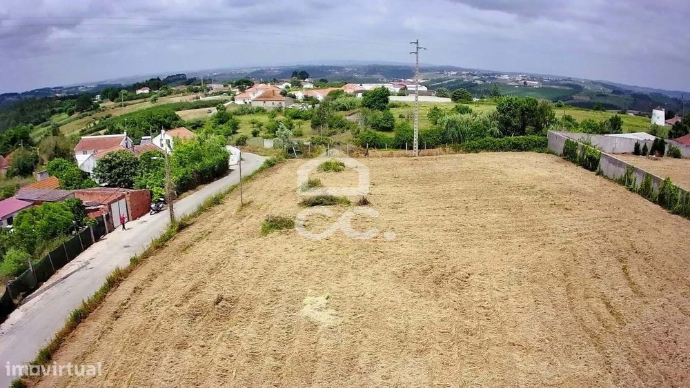 Terreno Premium com 3.660 m² no Carvalhal: Onde a Serra se Cruza com o