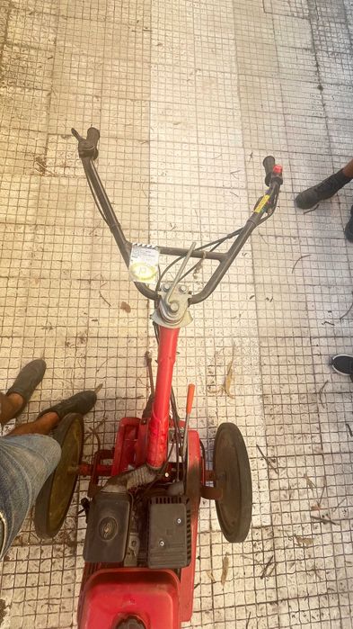Motocultivadora como nova, poucas horas de uso