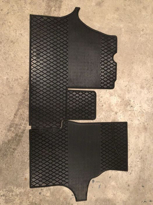 Комплект передних резиновых ковриков Мерседес Вито 638 Vito Cdi Віто