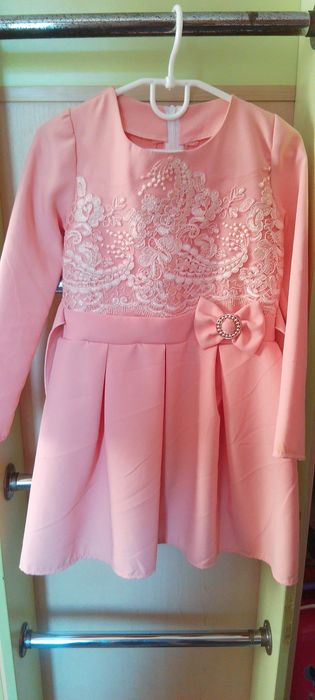 Святкові костюми Плаття для дівчинки 4-6 р.