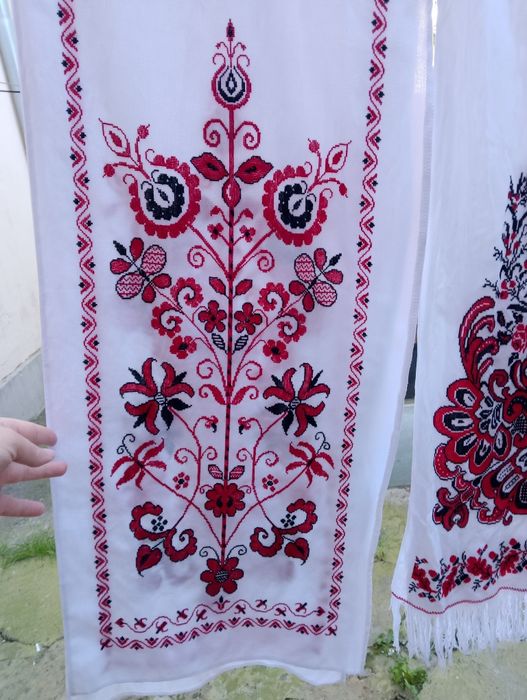 Вишитий рушник          .