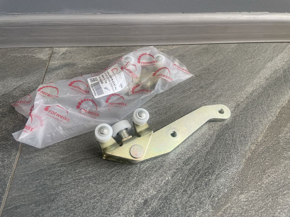 Нижній ролик в зборі розсувних бокових дверей WV T4