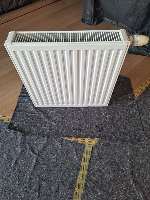 Grzejnik 600×600 dolne zasilanie