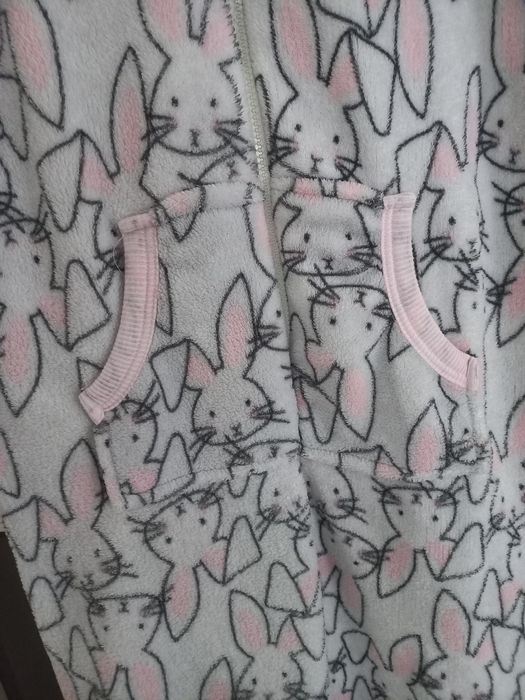 Pijama inteiro  super fofo .M. Impecável