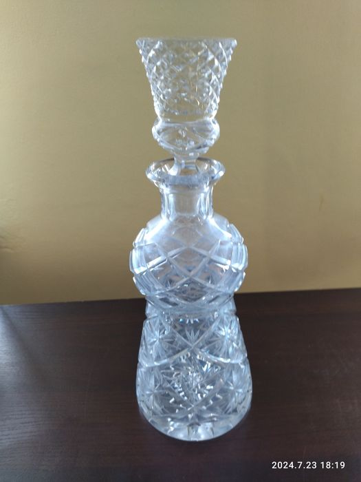 Kryształowa karafka