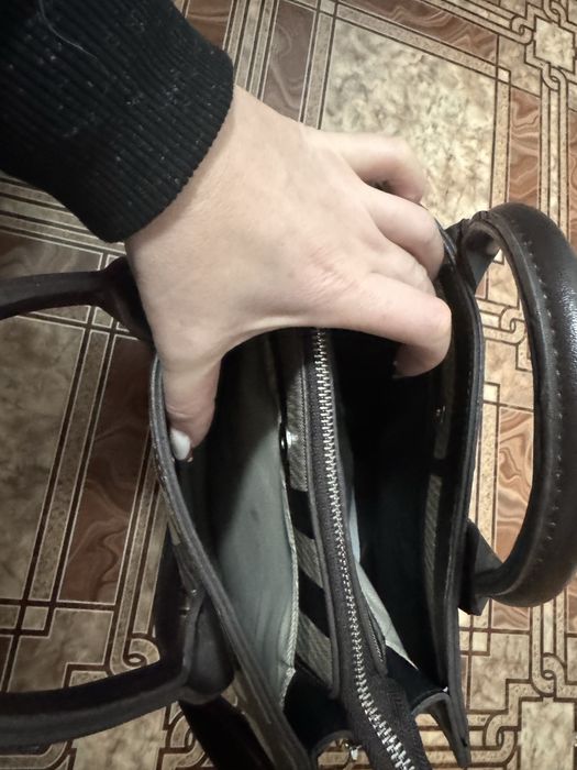 Шопер середнього розміру в ідеальному стані