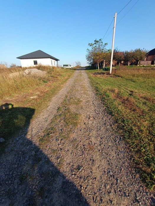 Продаж земельної ділянки в с.Кустин