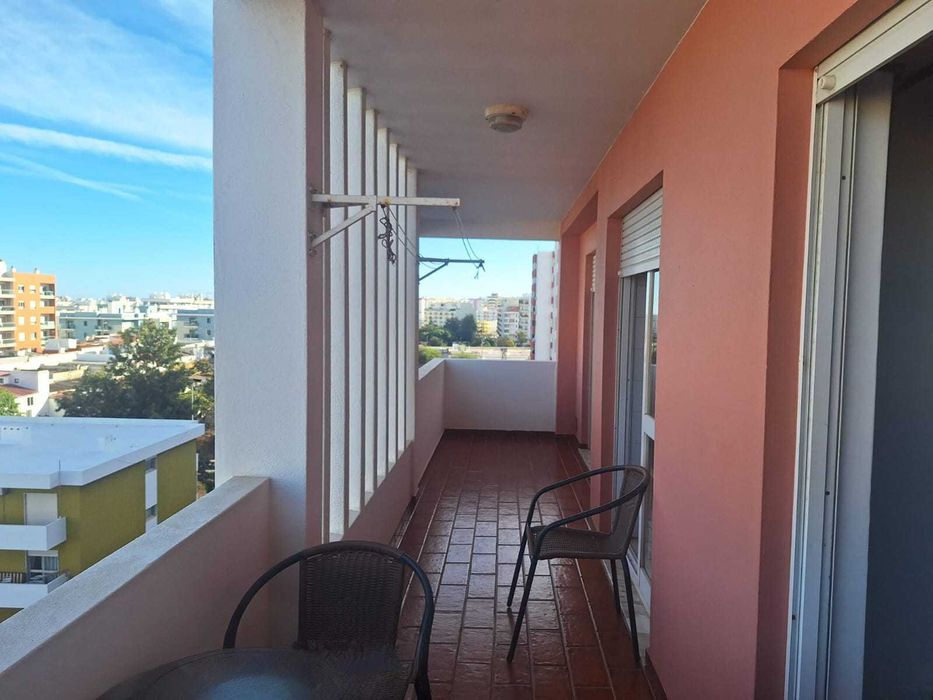 T2 em Faro com vista mar