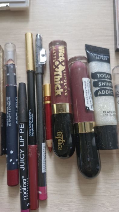 Продаю косметику одним лотом