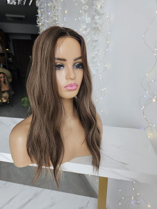 Laura topper naturalny brąz z pasemkami fale 50 cm
