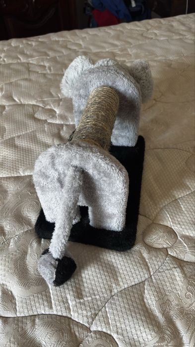 Arranhador Gato Elefante Pelúcia e Sisal