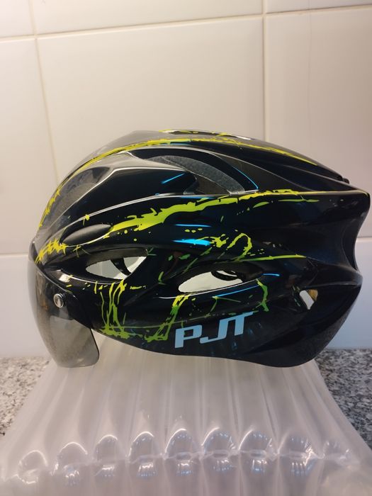 Capacete Ciclismo C/Viseira Magnético PJT