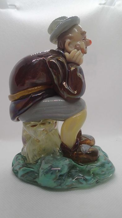 Estatueta antiga em Vidro