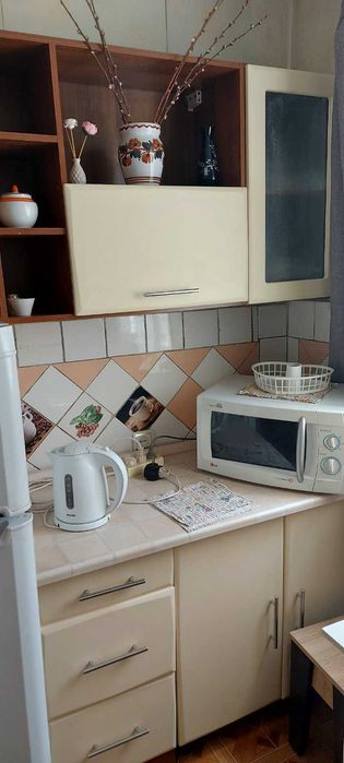 Посуточно 3 ком метро Левада! 900 грн