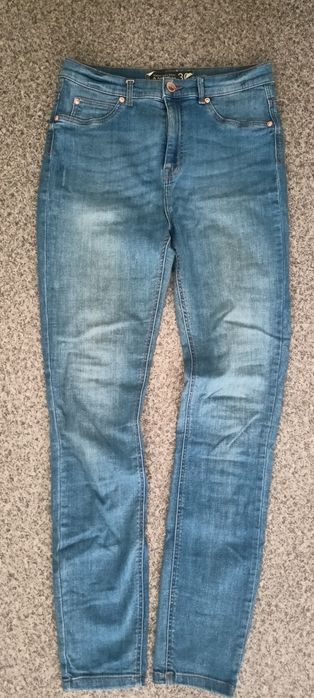 Spodnie jeansy skinny wysoki stan AMISU, W30