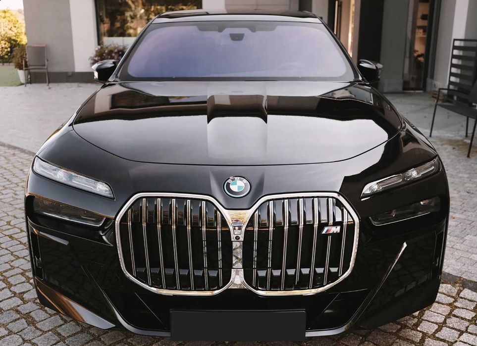 BMW 7 Series G70 | 2023 рік | 3.0 бензин | 571 к.с.