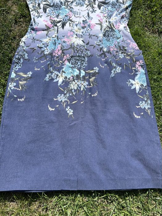 Sukienka w kwiaty r. 46