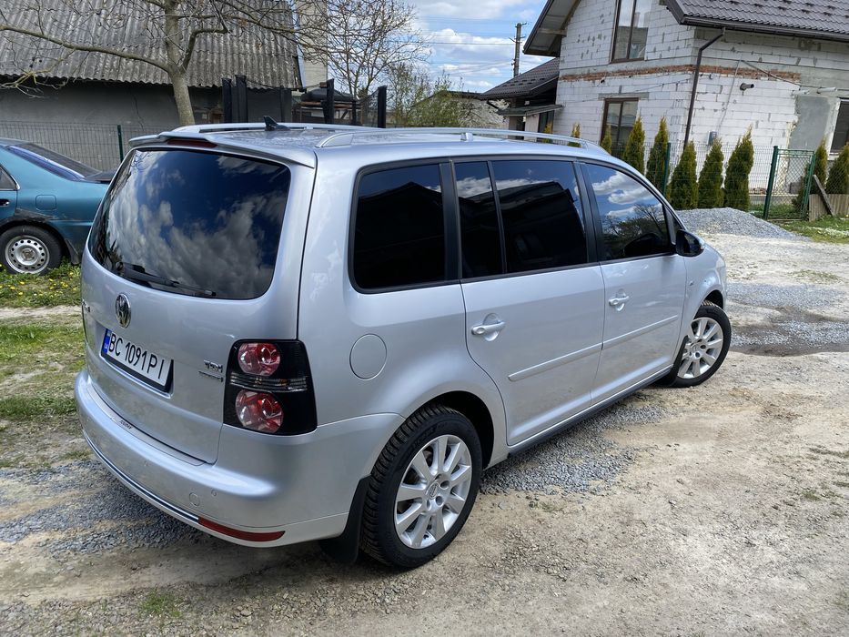 Продам VW Touran 2009р. R-line.