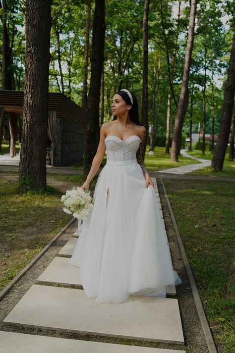 Весільна сукня з swarovski