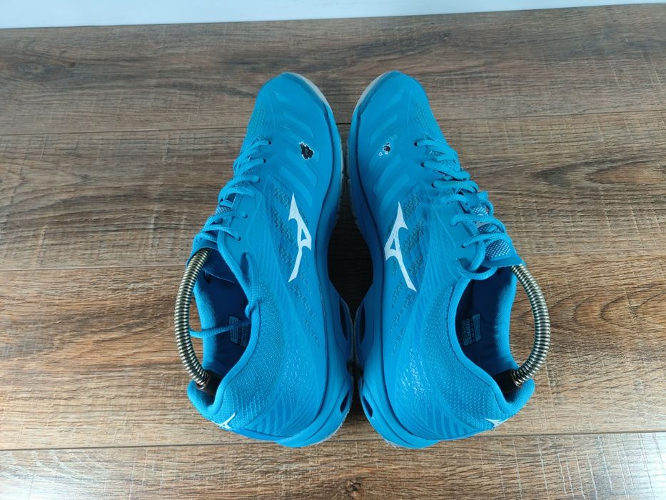 Кросівки Mizuno Wave Lightning