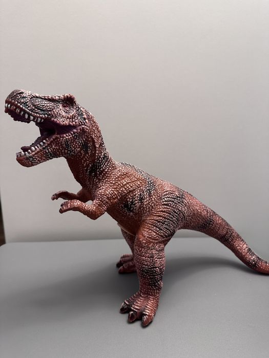 Gumowy ryczący dinozaur T-rex ok 30 cm