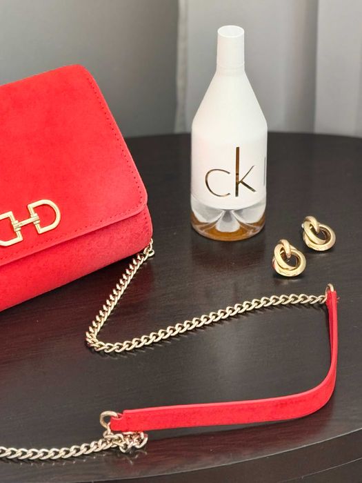 Stylowa kopertówka H&M