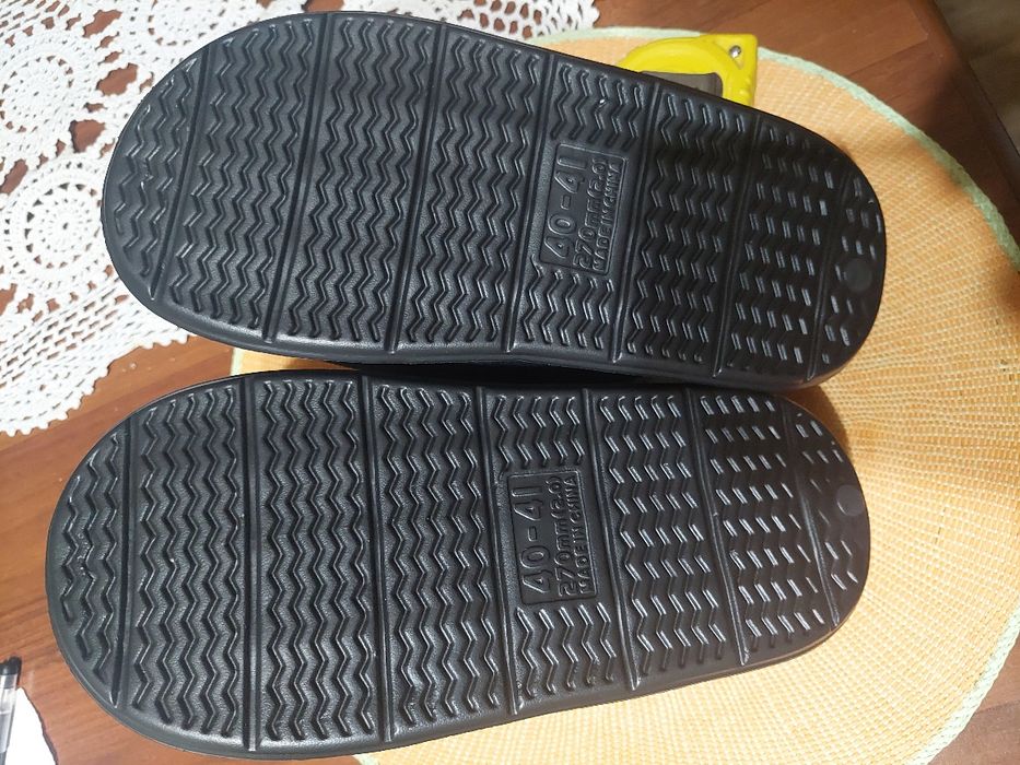 Nowe super ciepłe kapcie r 39,długość wewnątrz 24,5-25cm,gruba podeszw