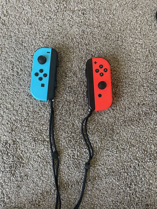 Nintendo Switch + Pro Controller + Joy-Con Chargers64297754085377122