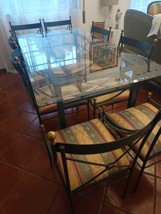 Mesas de jantar e 8 cadeiras