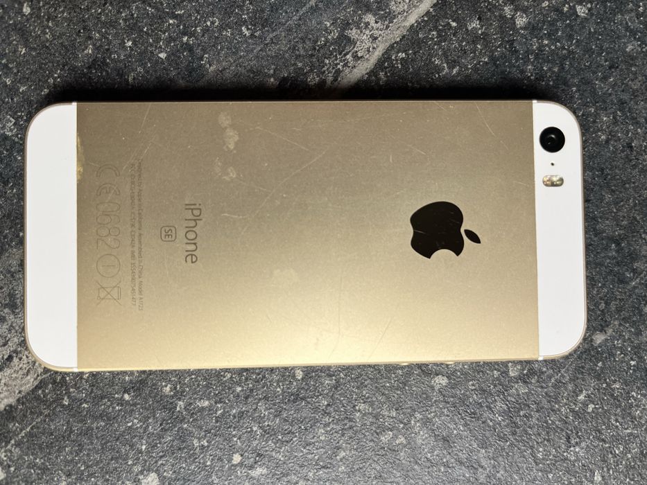 iPhone SE 16GB 2016