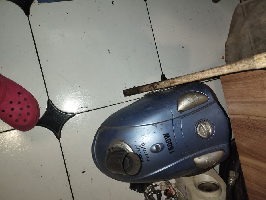 Пылесос Скарлетт 1600w