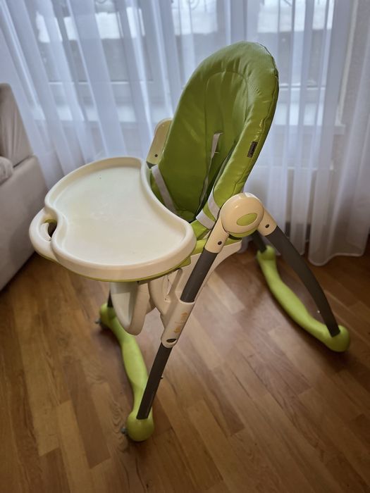Дитяче крісло для годування