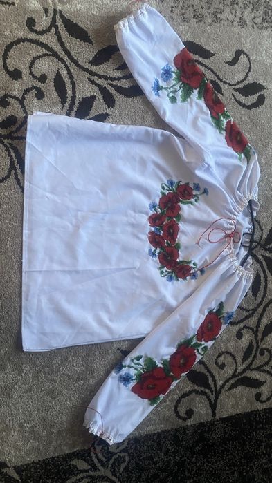 Продам вишиванку ( вишита з бізеру в ручну )
