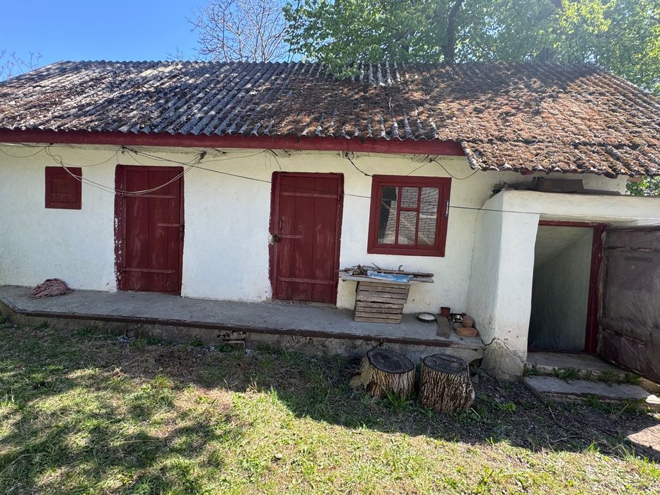 Продаж будинку с. Іванів - 30 сот!