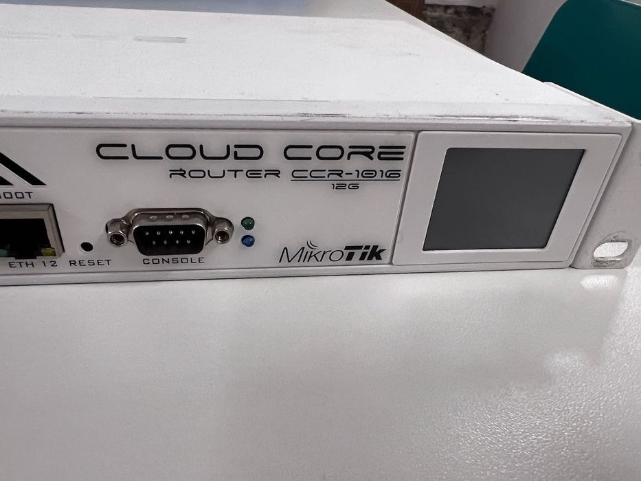 Router MikroTik CCR1016-12G
