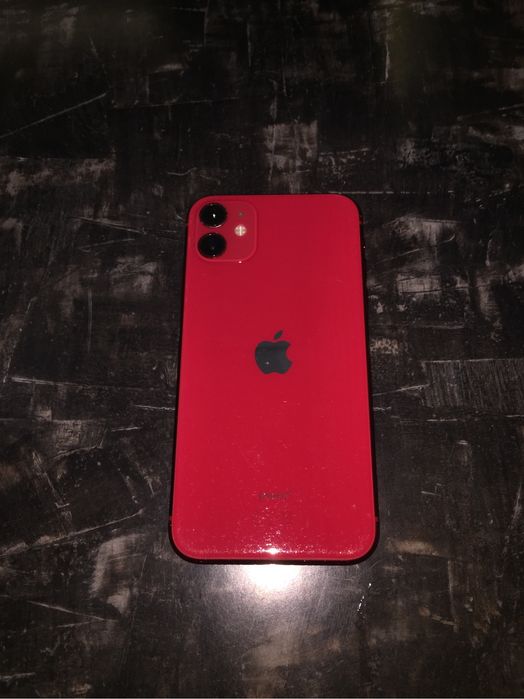 iPhone 11 czerwony