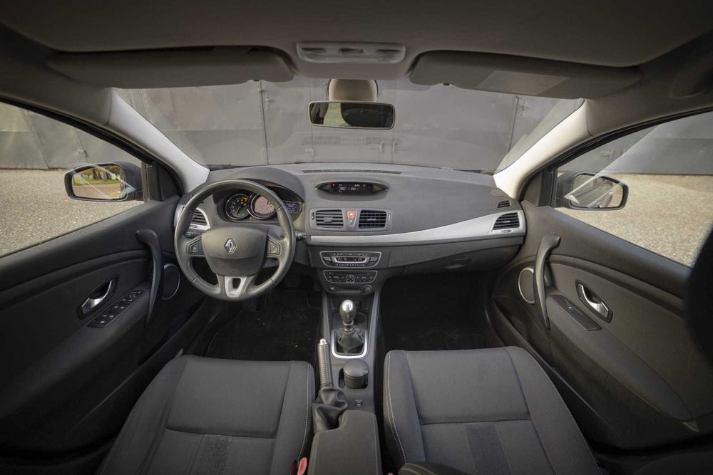 Renault Megane 1.6 benzyna, niski przebieg, keyless, klimatronik, pdc