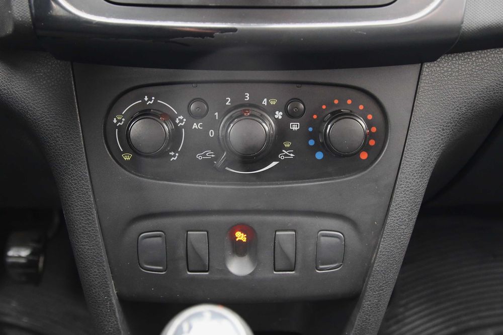 Renault Logan 2013