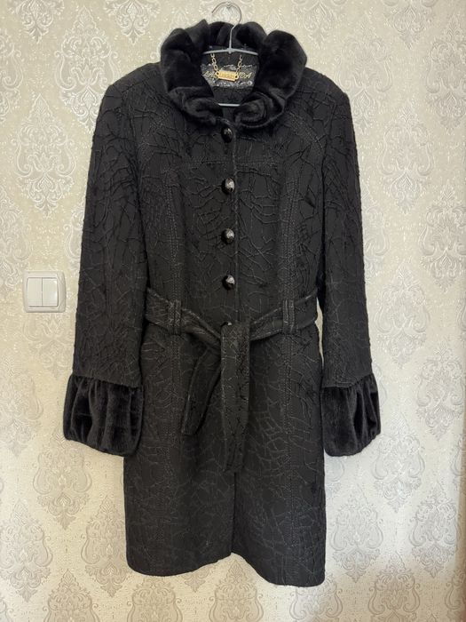 Пальто демісезонне жіноче.