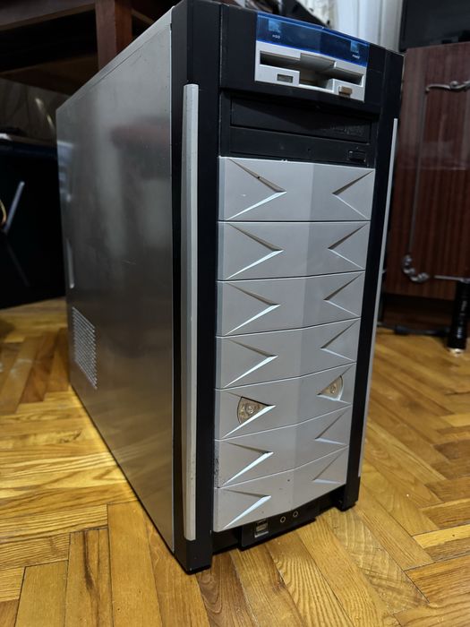 Системный блок Core quad 4ядра 2,8Ghz 4ОЗУ, GeForce 405 1Gb