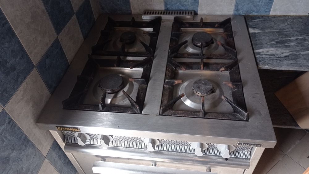 Vendo fogão endostrial 1200€de