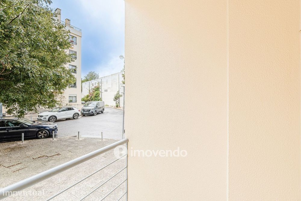Apartamento T1 com estacionamento em Belém