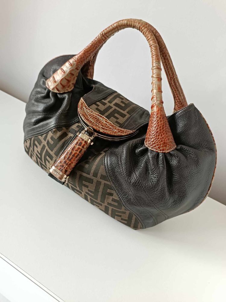 Oryginalna torebka skorzana Fendi Spy Bag Monogram x Vintage Stalowa Wola OLX.pl