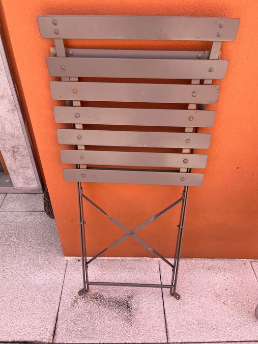 2 Cadeiras de Metal Dobráveis – Estilo Bistrô