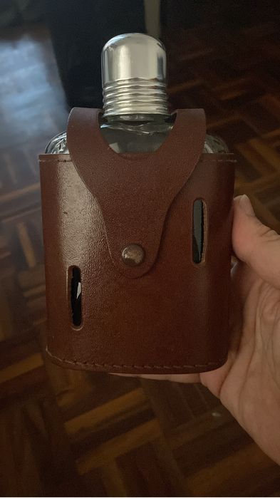 Antigo Recipiente de Vidro com Estojo em Couro – Vintage