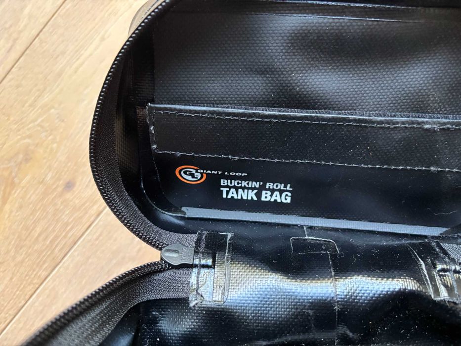 Torba na zbiornik Buckin’ Roll Tank Bag Giantloop
