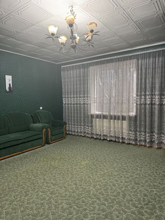 Продам будинок поруч з центром