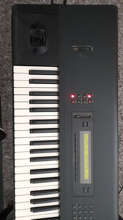 Korg M1 61-Key Vintage Music Workstation Keyboard